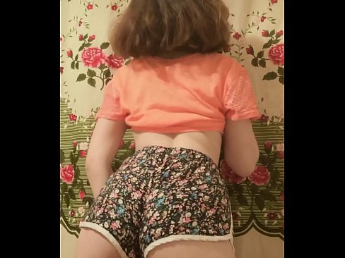 ❤️ Seksi enom bayek stripping mati dheweke kathok cendhak ing kamera ❤ Video seks ing kita ❌️❤
