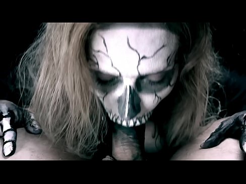 ❤️ Demon girl ngisep pitik jago karo dheweke ireng tutuk lan ngulu cum. ❤ Video seks ing kita ❌️❤